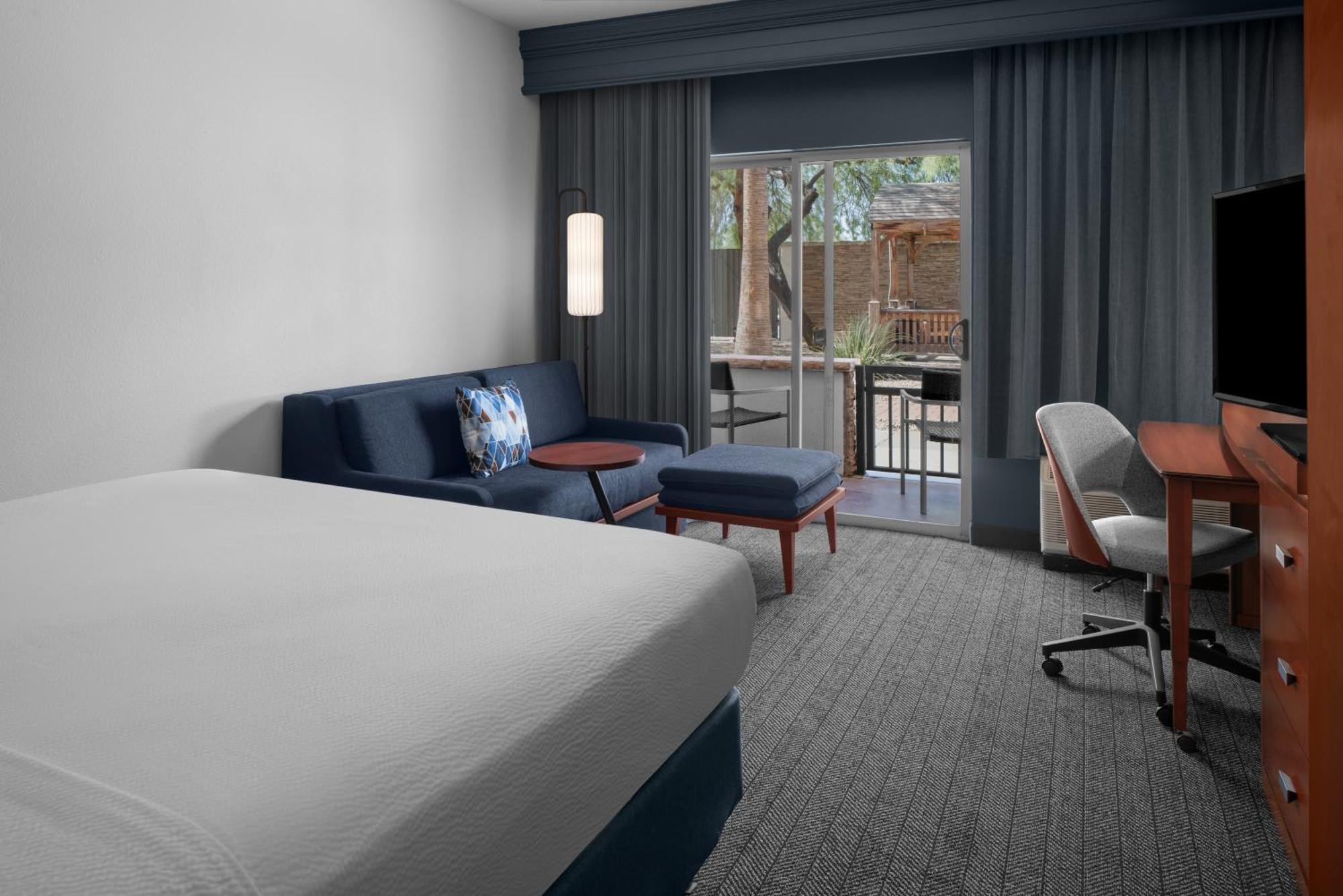 Courtyard By Marriott Phoenix West/Avondale Exterior photo